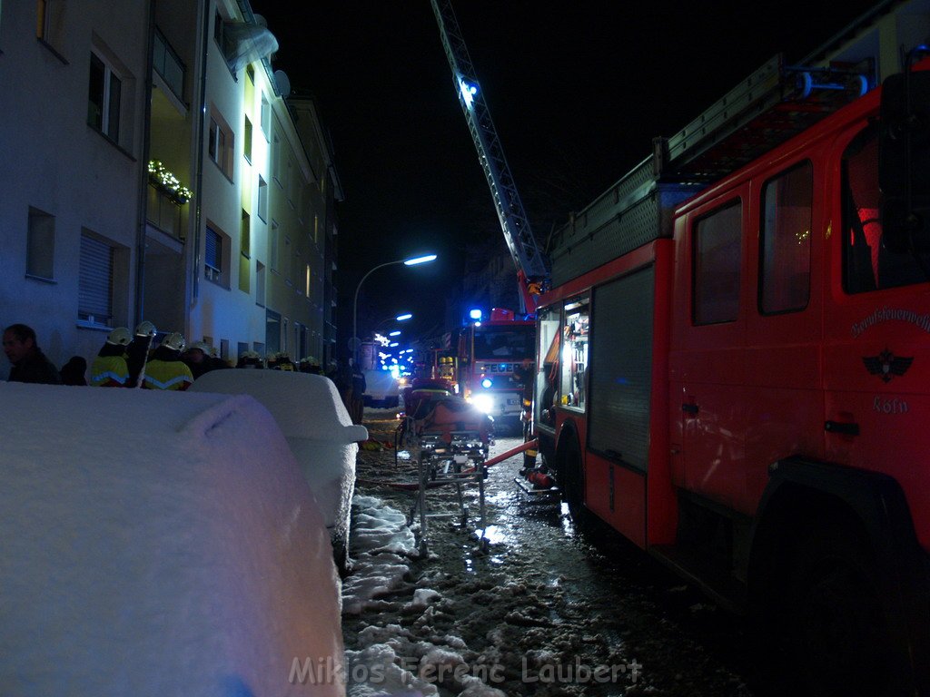 Feuer in Kueche Koeln Vingst Homarstr P671.JPG